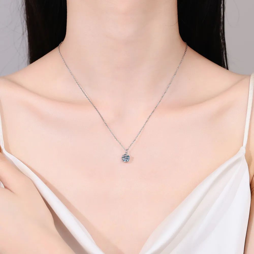 Classic Solitaire Pendant